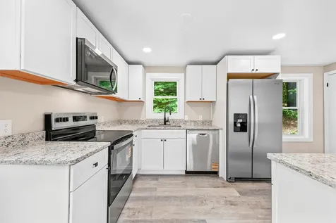 17 Fairway Drive New Hampton NH 03256