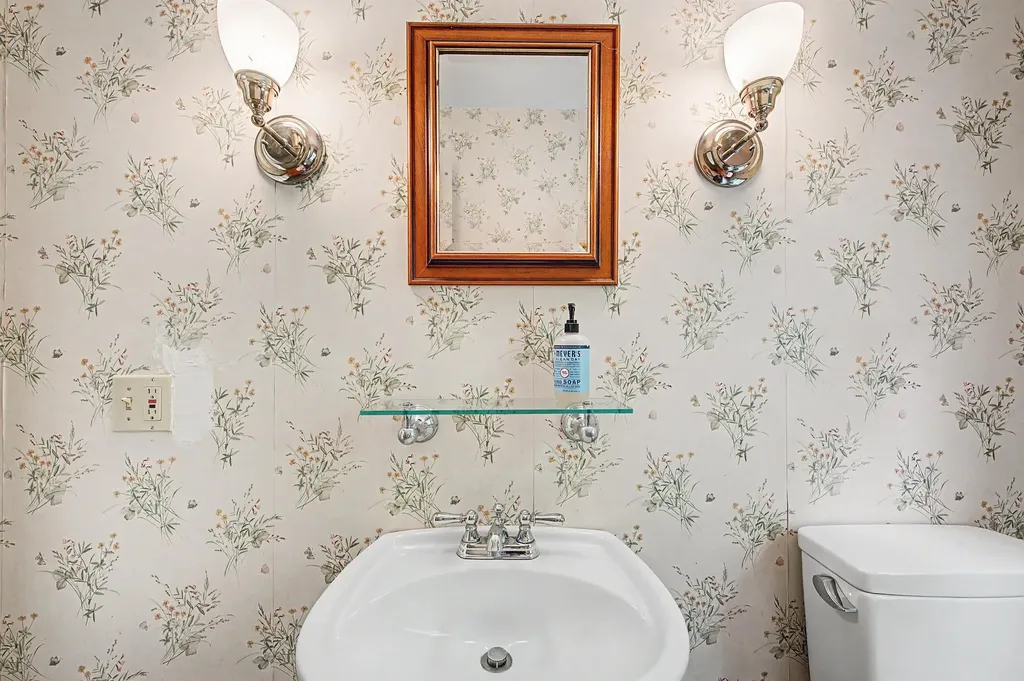 72 Hall Road Andover NH 03216