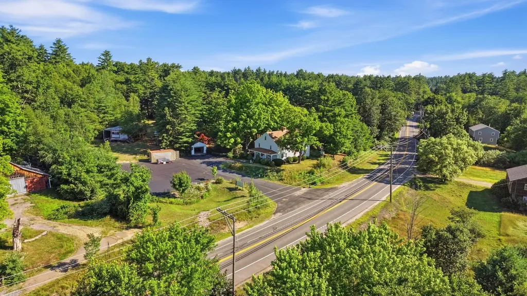 65 Chester Road Raymond NH 03077