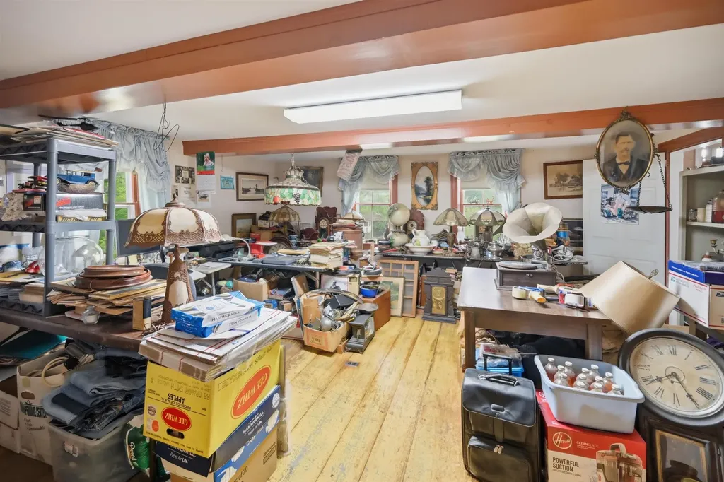 65 Chester Road Raymond NH 03077