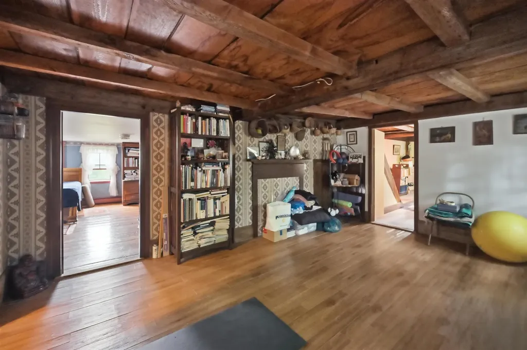65 Chester Road Raymond NH 03077