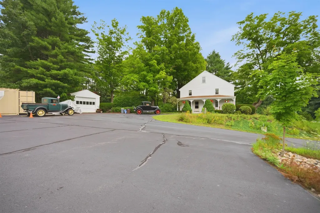 65 Chester Road Raymond NH 03077
