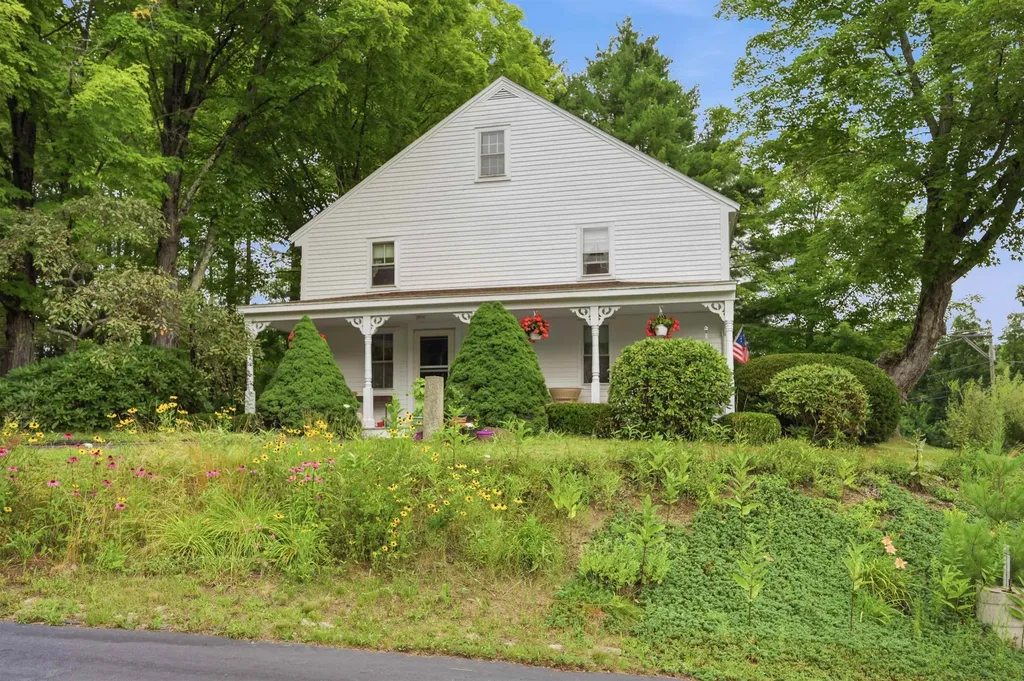 65 Chester Road Raymond NH 03077