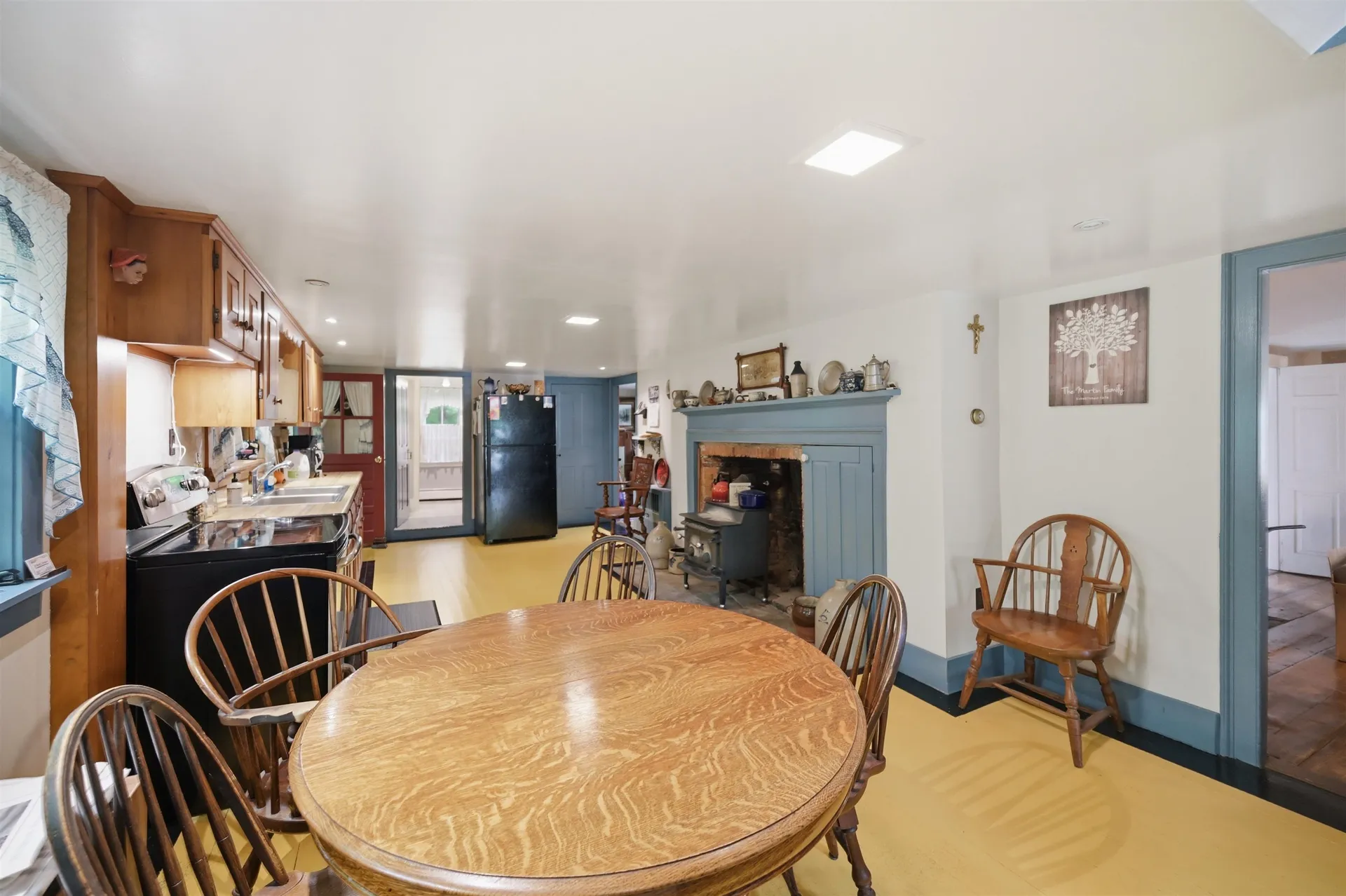65 Chester Road Raymond NH 03077