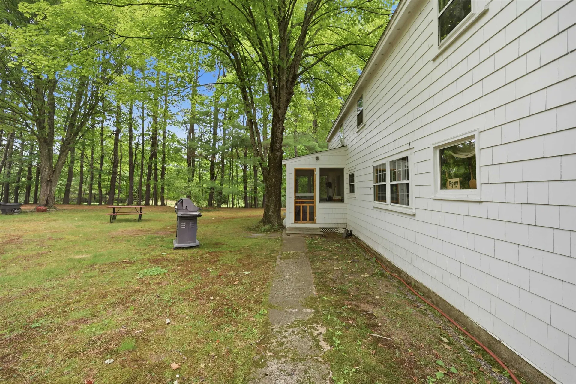 65 Chester Road Raymond NH 03077