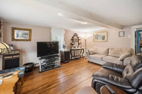 65 Chester Road Raymond NH 03077