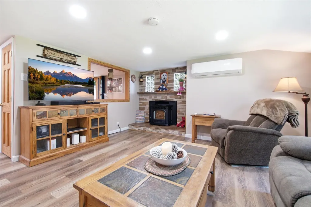 30 Danis Park Road Goffstown NH 03045