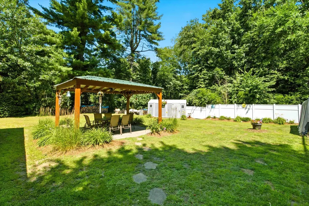 30 Danis Park Road Goffstown NH 03045
