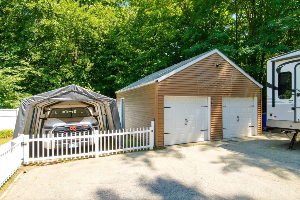 30 Danis Park Road Goffstown NH 03045