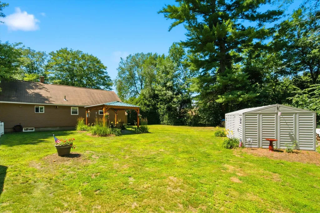 30 Danis Park Road Goffstown NH 03045