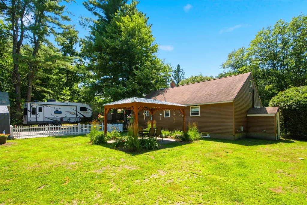 30 Danis Park Road Goffstown NH 03045