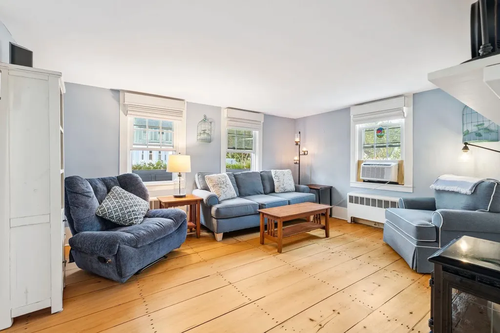 35 Maple Street Wilton NH 03086