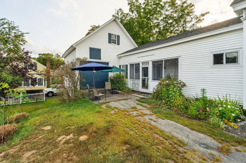 35 Maple Street Wilton NH 03086