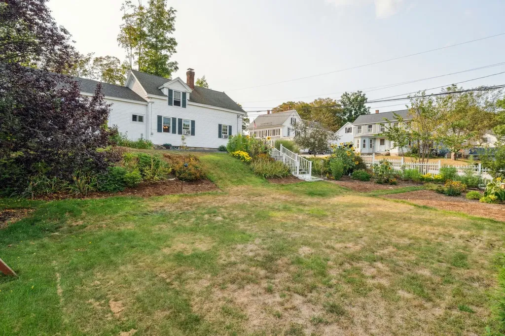 35 Maple Street Wilton NH 03086