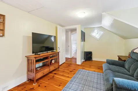 35 Maple Street Wilton NH 03086