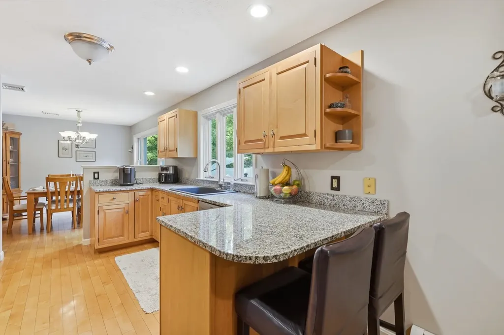 19 Tamarack Lane Amherst NH 03031