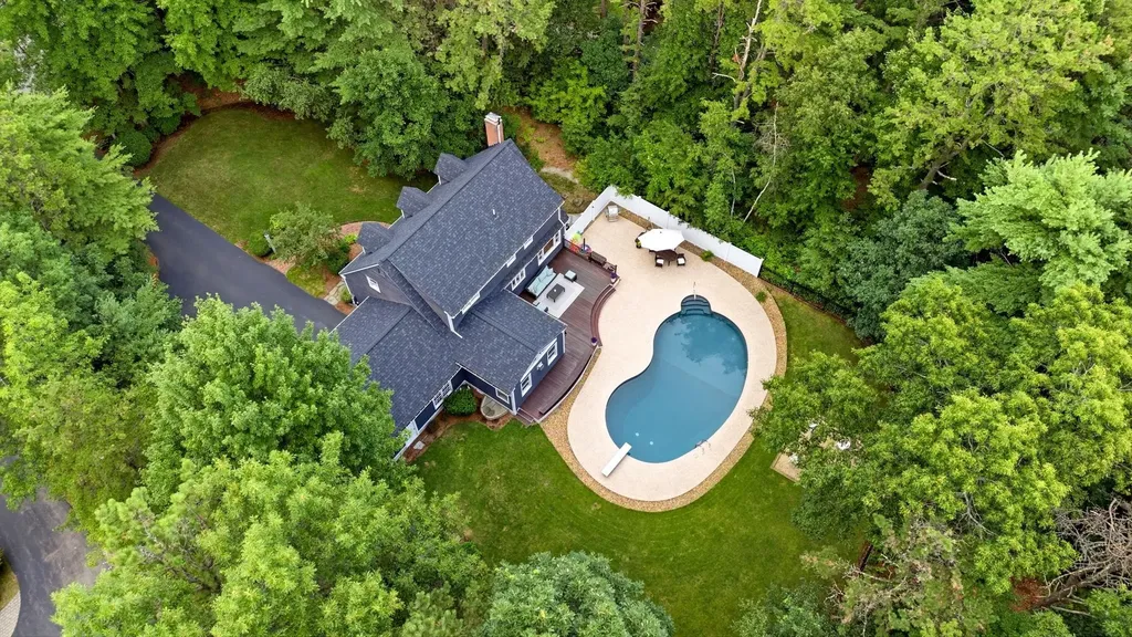 19 Tamarack Lane Amherst NH 03031