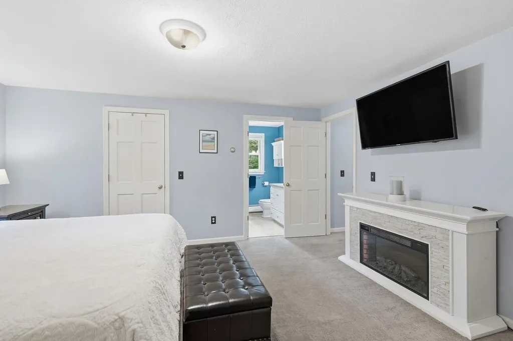 19 Tamarack Lane Amherst NH 03031
