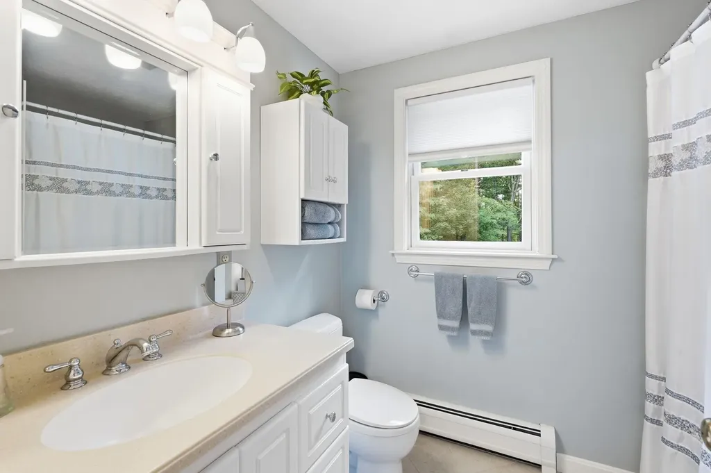 19 Tamarack Lane Amherst NH 03031