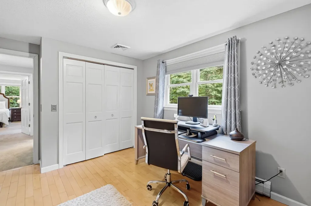 19 Tamarack Lane Amherst NH 03031