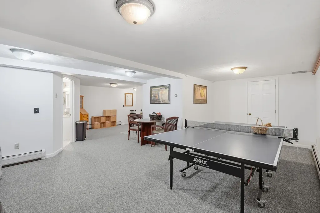 19 Tamarack Lane Amherst NH 03031