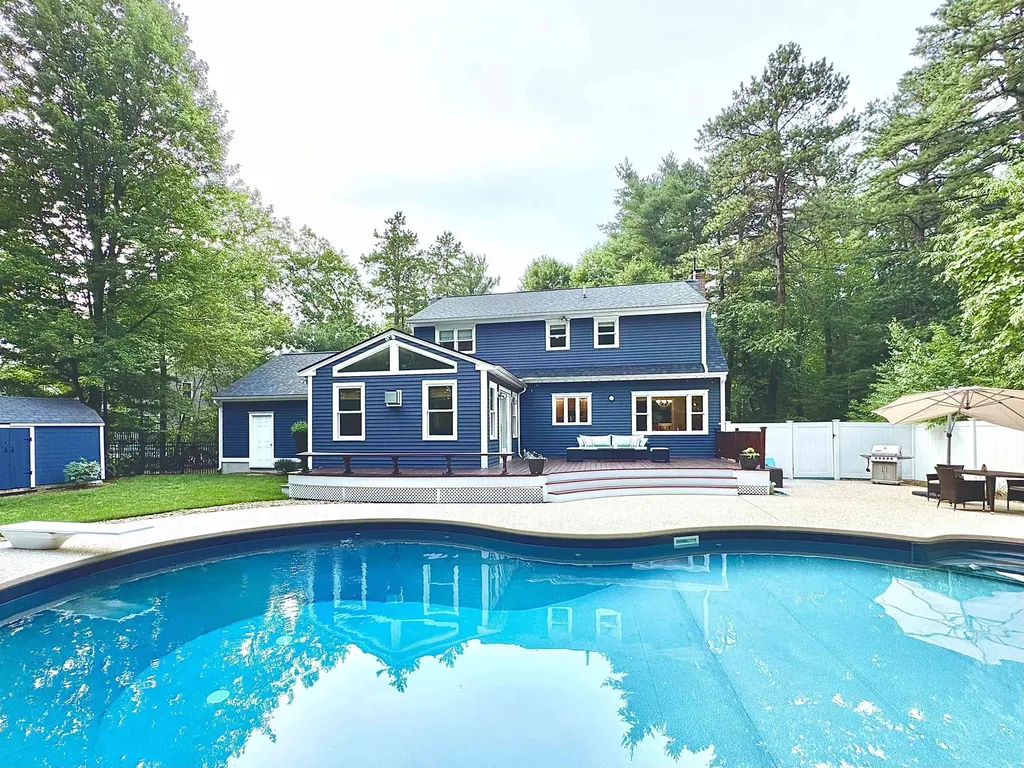 19 Tamarack Lane Amherst NH 03031
