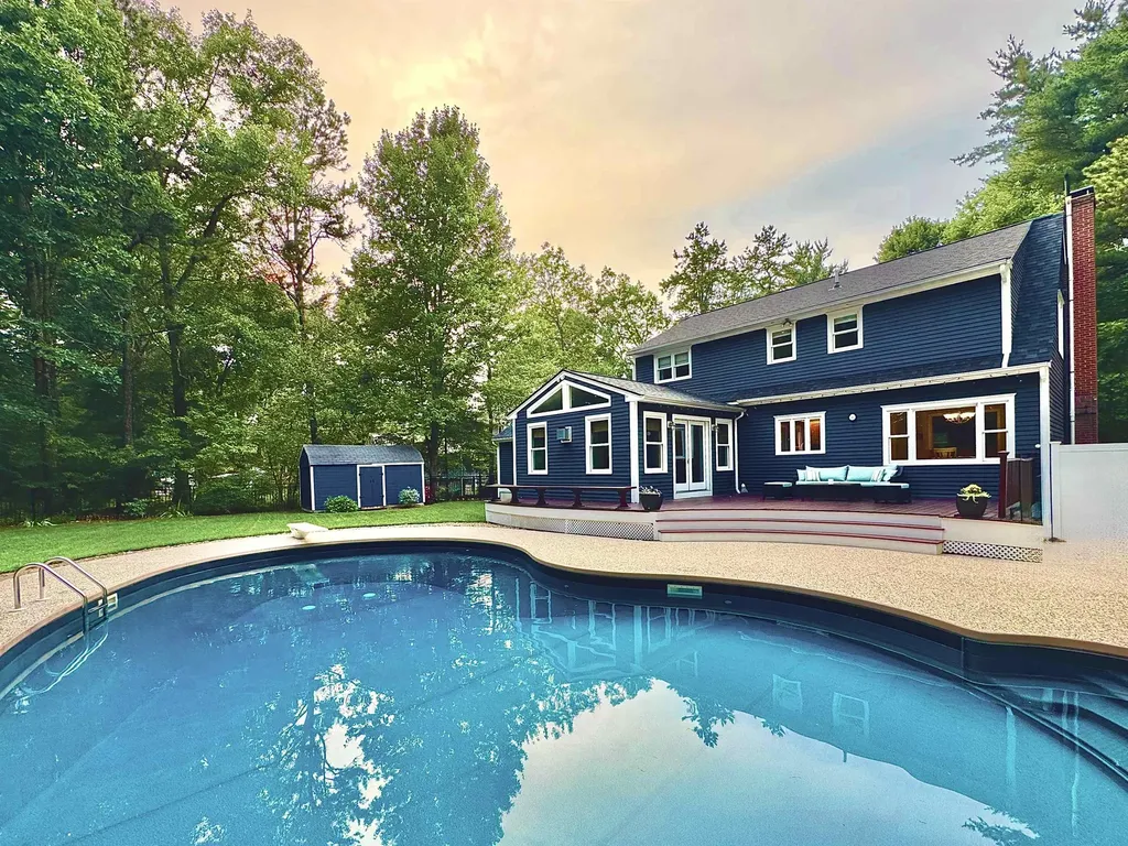 19 Tamarack Lane Amherst NH 03031