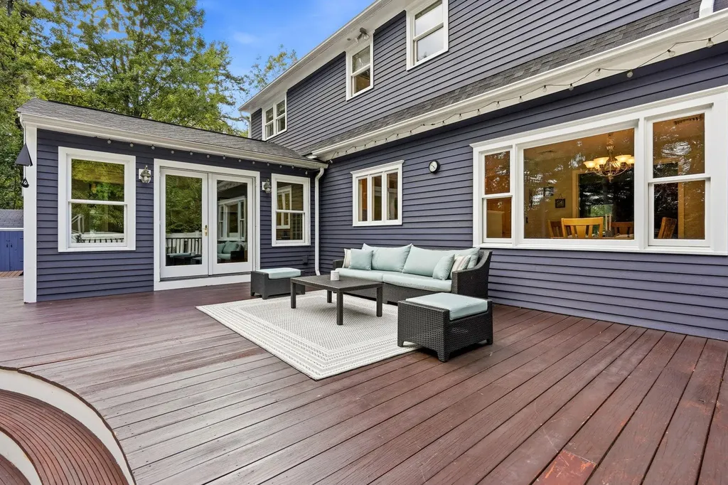 19 Tamarack Lane Amherst NH 03031