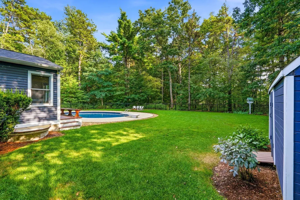 19 Tamarack Lane Amherst NH 03031