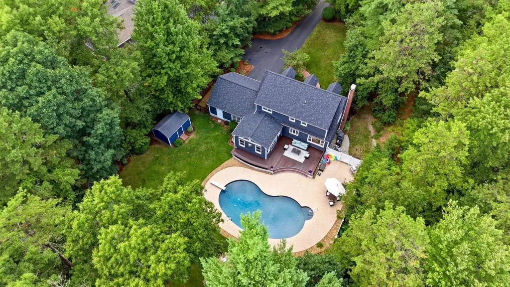19 Tamarack Lane Amherst NH 03031