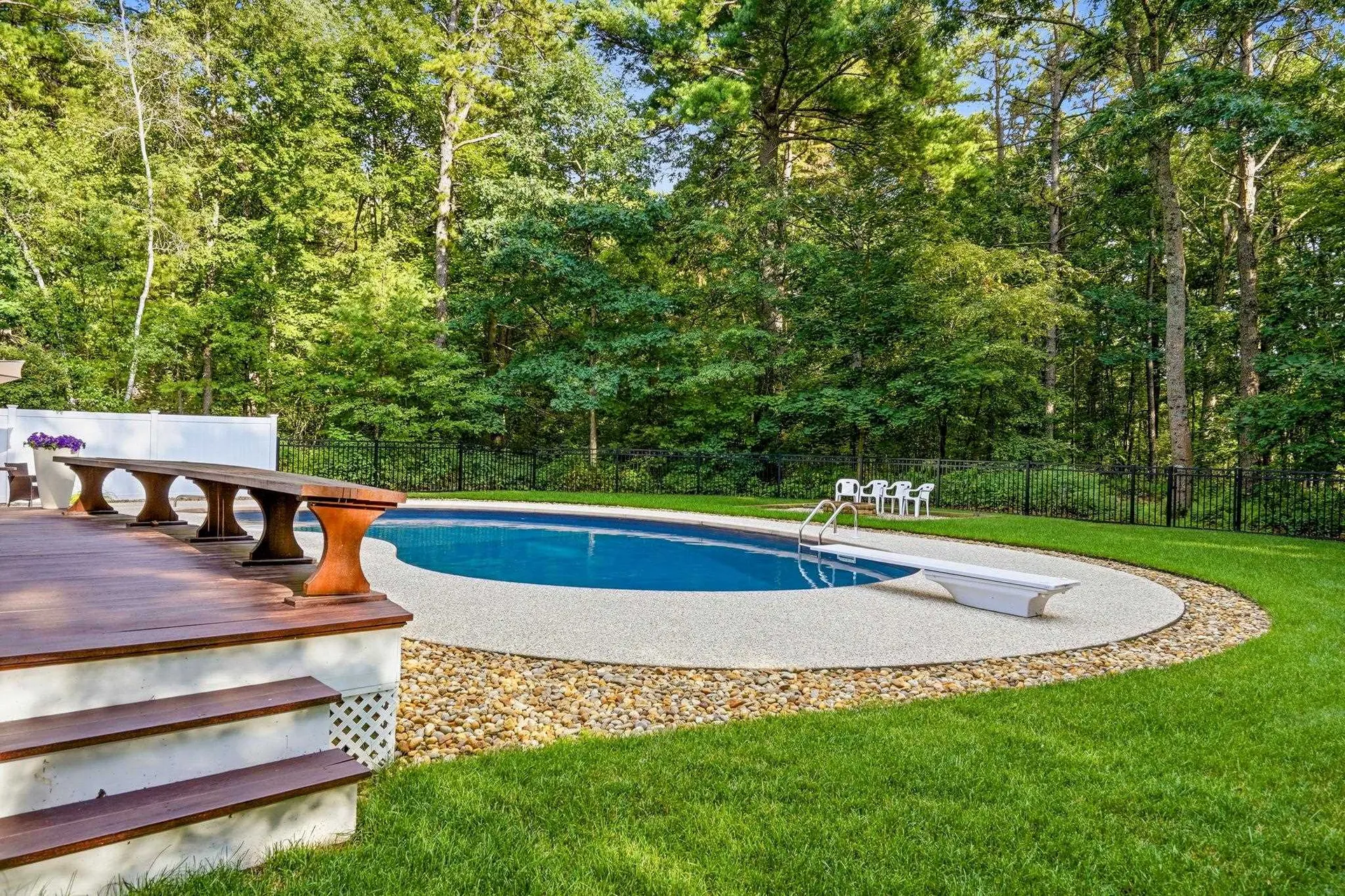 19 Tamarack Lane Amherst NH 03031