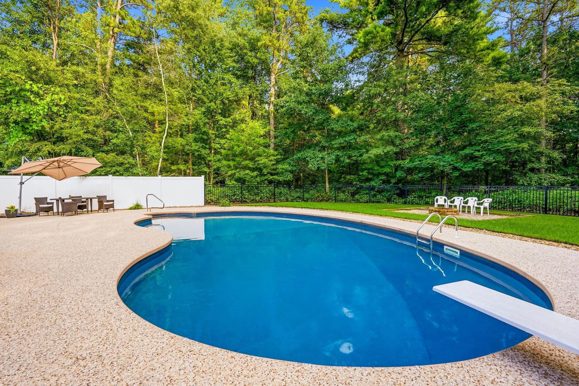 19 Tamarack Lane Amherst NH 03031