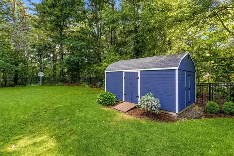 19 Tamarack Lane Amherst NH 03031