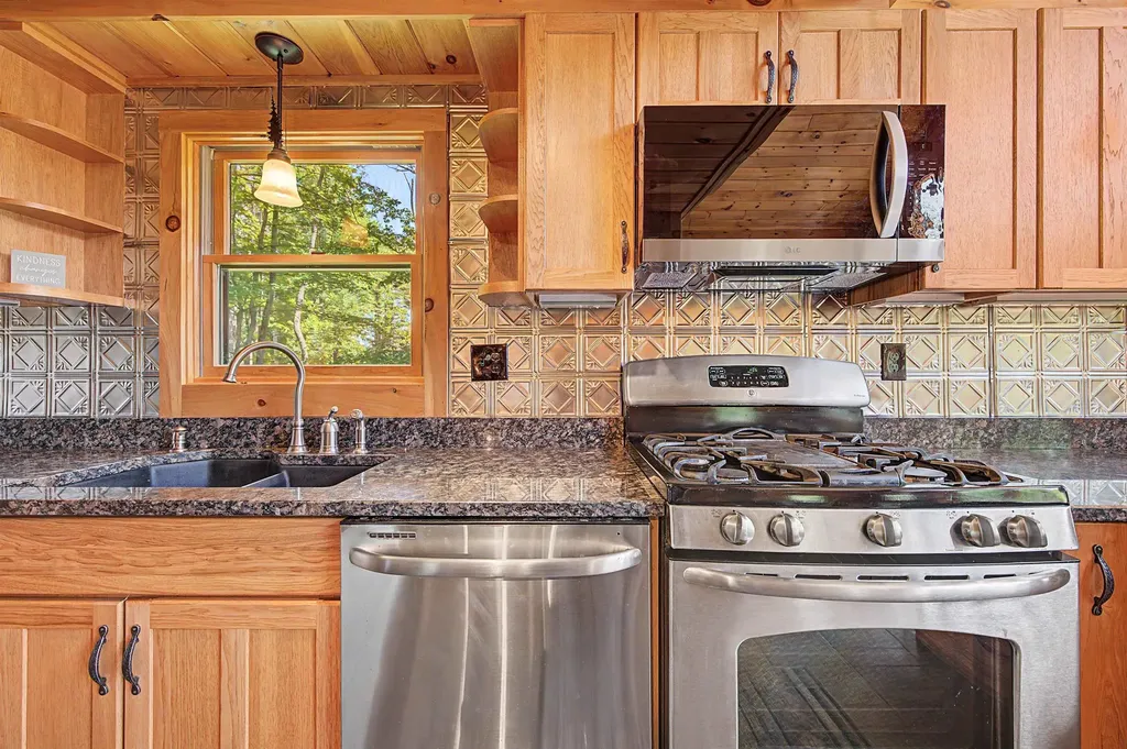 5 Sand Hill Road Croydon NH 03773