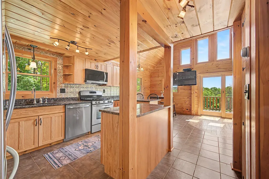 5 Sand Hill Road Croydon NH 03773