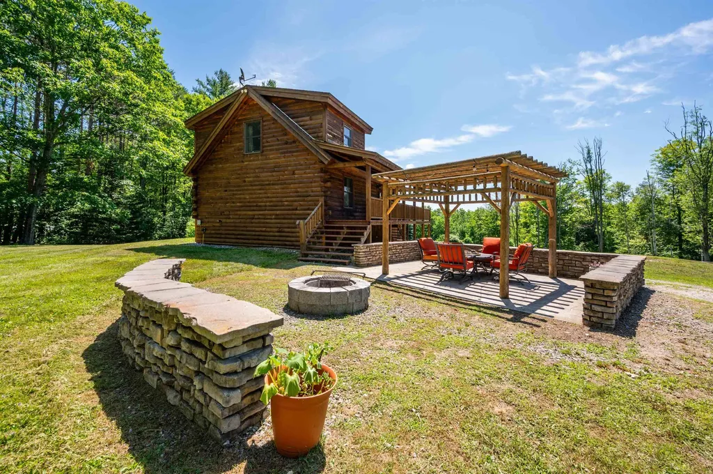 5 Sand Hill Road Croydon NH 03773