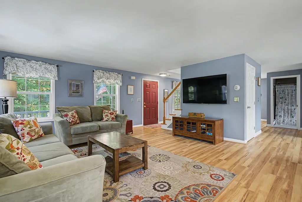 18 Leathers Lane Dover NH 03820