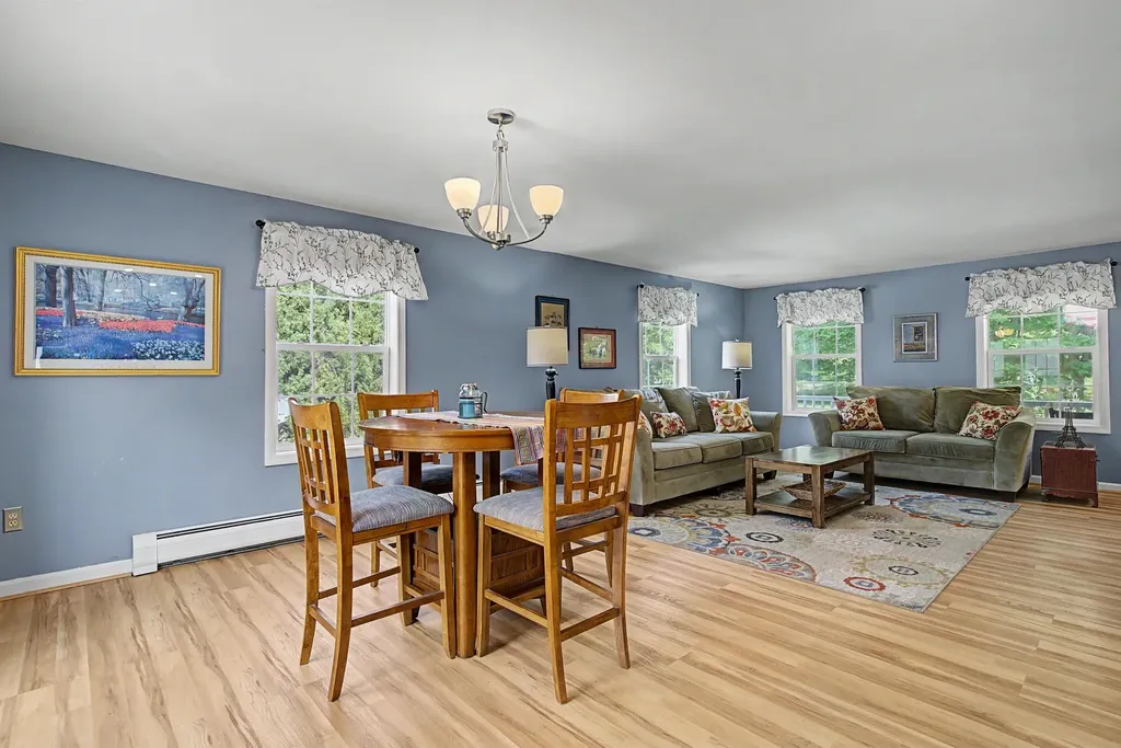 18 Leathers Lane Dover NH 03820