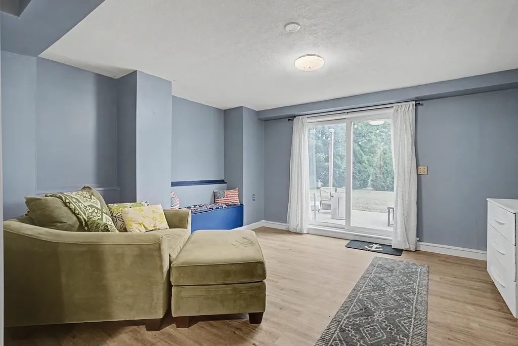 18 Leathers Lane Dover NH 03820