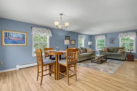 18 Leathers Lane Dover NH 03820