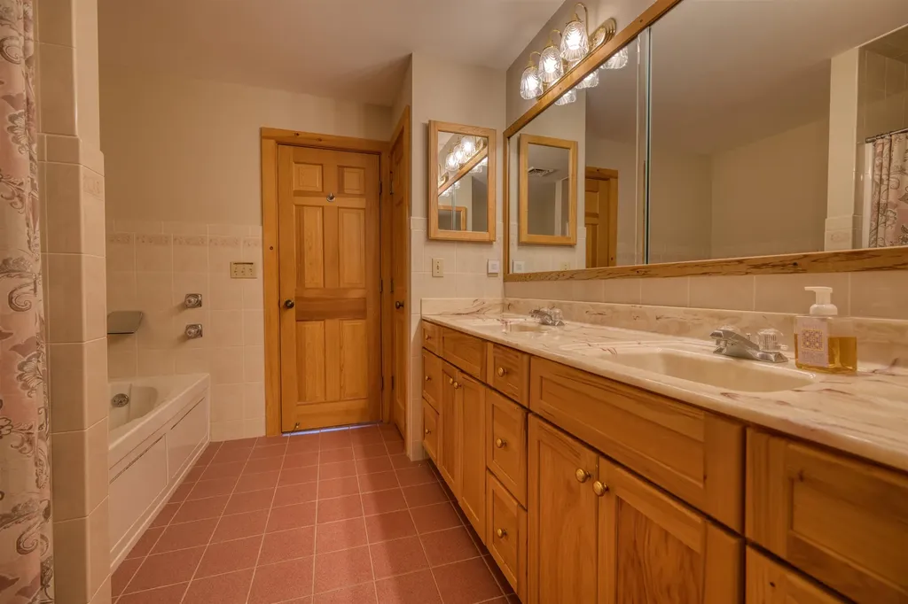 52 Long Sands Road Ossipee NH 03814