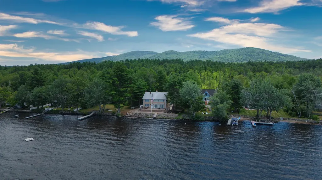 52 Long Sands Road Ossipee NH 03814