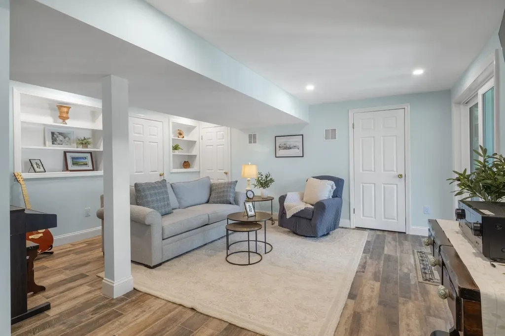 2 Fox Street Windham NH 03087