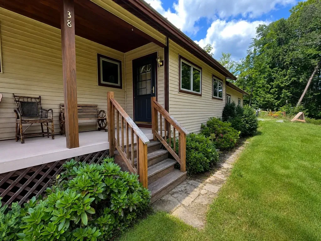 38 Thompson Road Newbury VT 05051