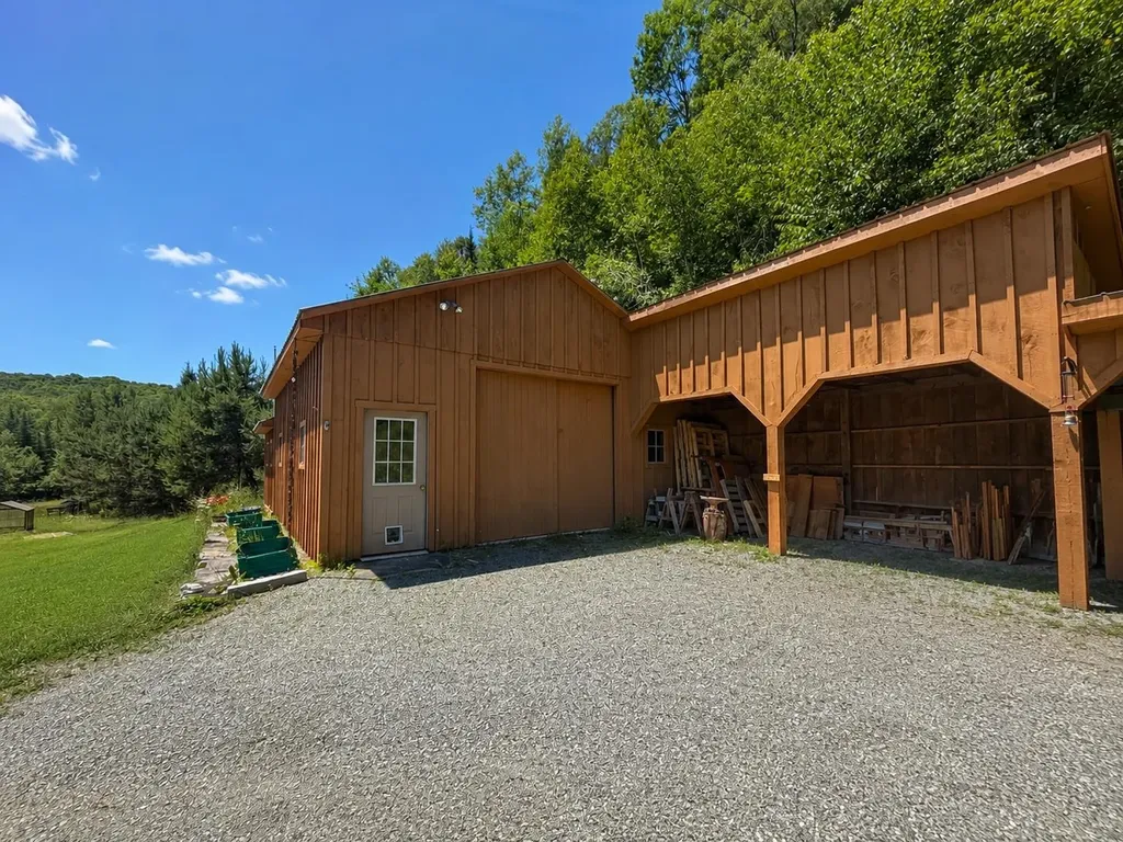 38 Thompson Road Newbury VT 05051