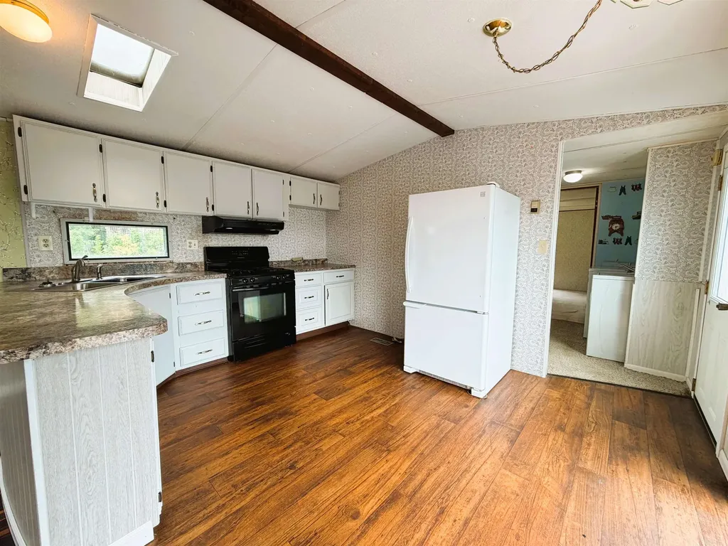 8 Hilltop Manor Mobile Home Park Littleton NH 03561