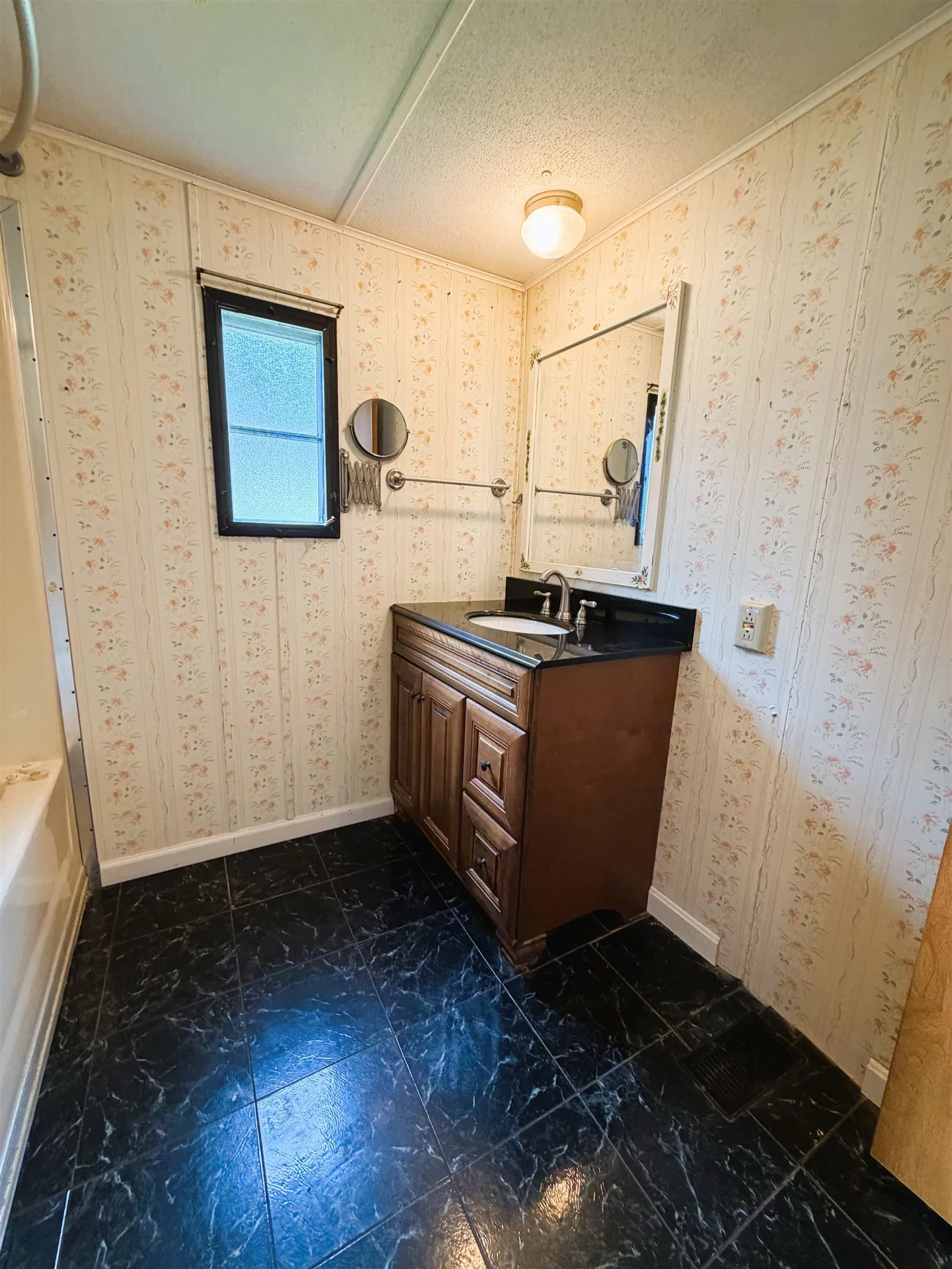 8 Hilltop Manor Mobile Home Park Littleton NH 03561