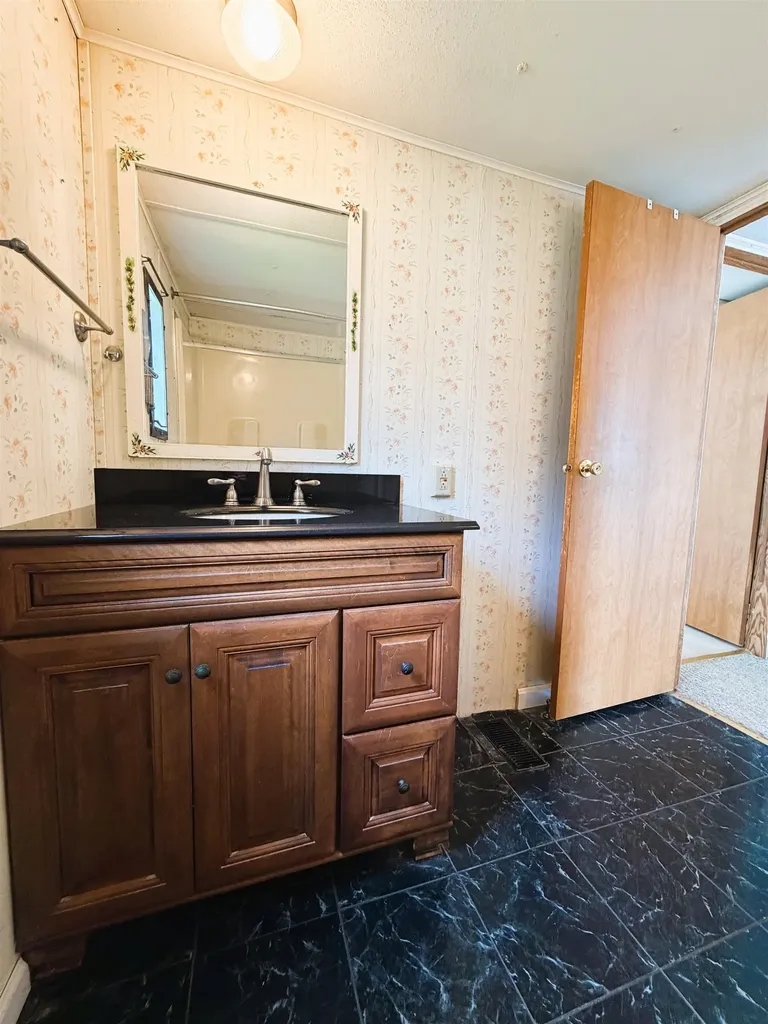 8 Hilltop Manor Mobile Home Park Littleton NH 03561