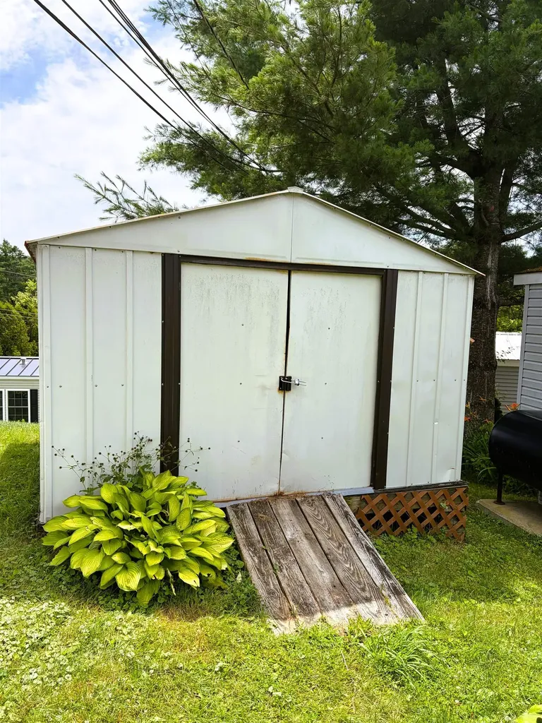 8 Hilltop Manor Mobile Home Park Littleton NH 03561