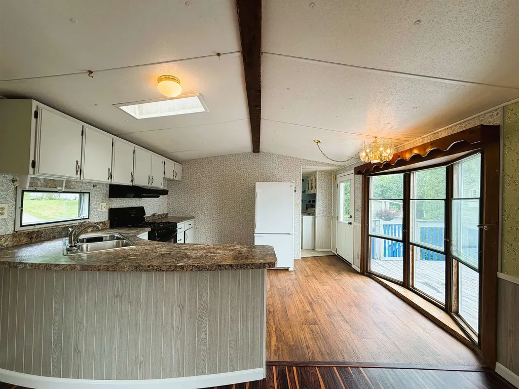 8 Hilltop Manor Mobile Home Park Littleton NH 03561